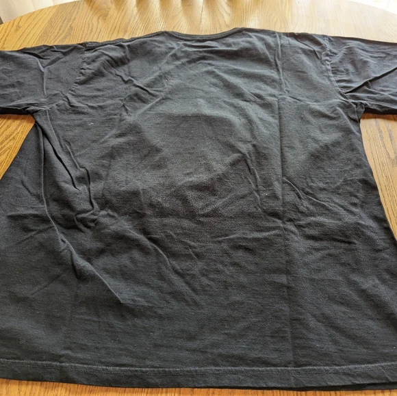 Gently worn Men's T-shirt 👕 - Picture 2 of 4